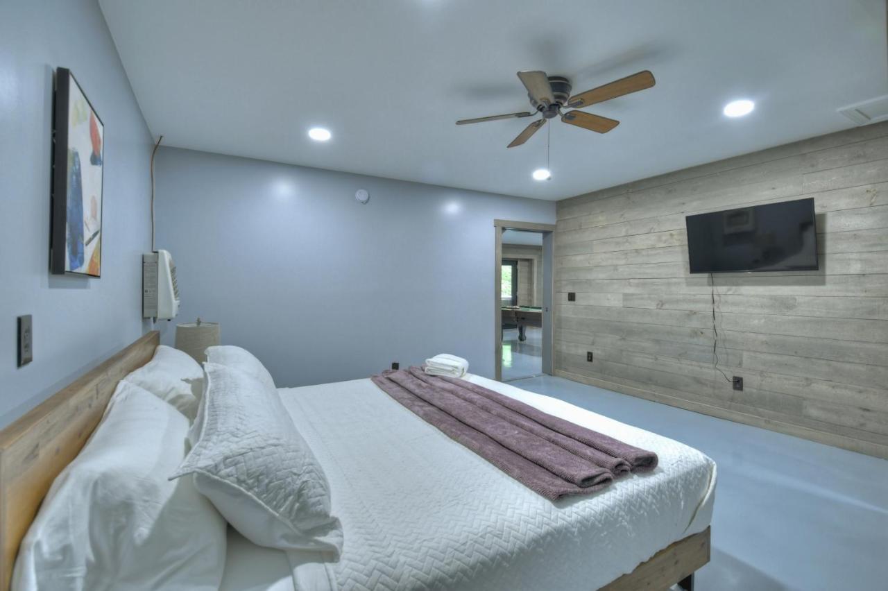 בלו רידג' The Chariot - Creek Front With Hottub, Fire Pits, Billiards, Ev Charger - Sandalwood Stays מראה חיצוני תמונה