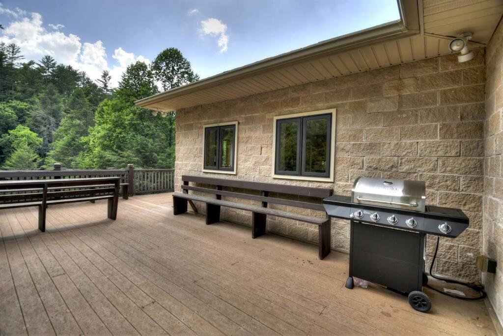 בלו רידג' The Chariot - Creek Front With Hottub, Fire Pits, Billiards, Ev Charger - Sandalwood Stays מראה חיצוני תמונה