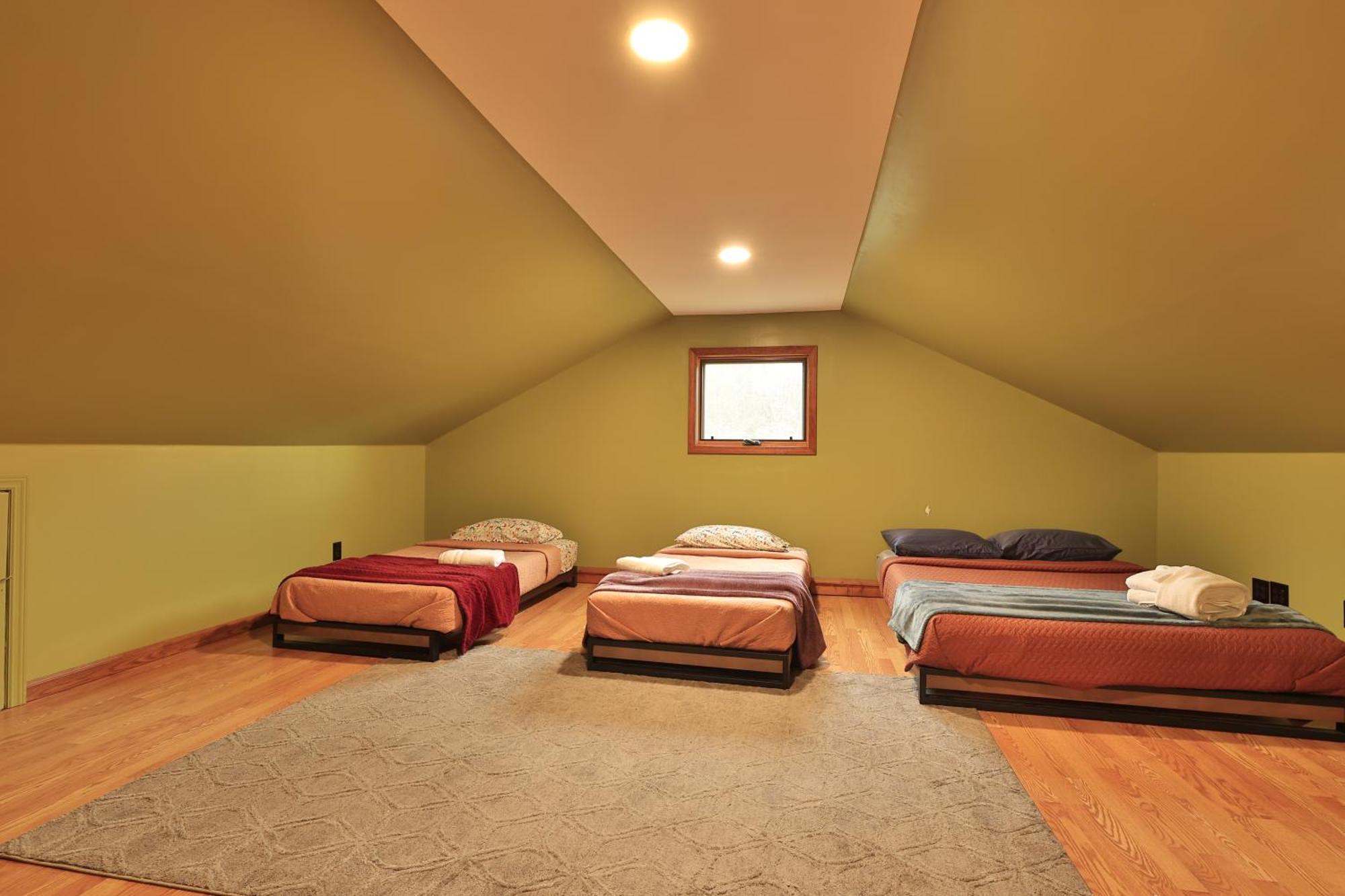 בלו רידג' The Chariot - Creek Front With Hottub, Fire Pits, Billiards, Ev Charger - Sandalwood Stays מראה חיצוני תמונה